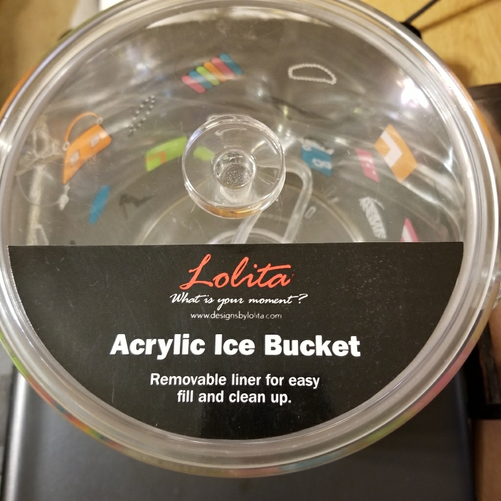 Ice bucket  never been used.(NWOT)